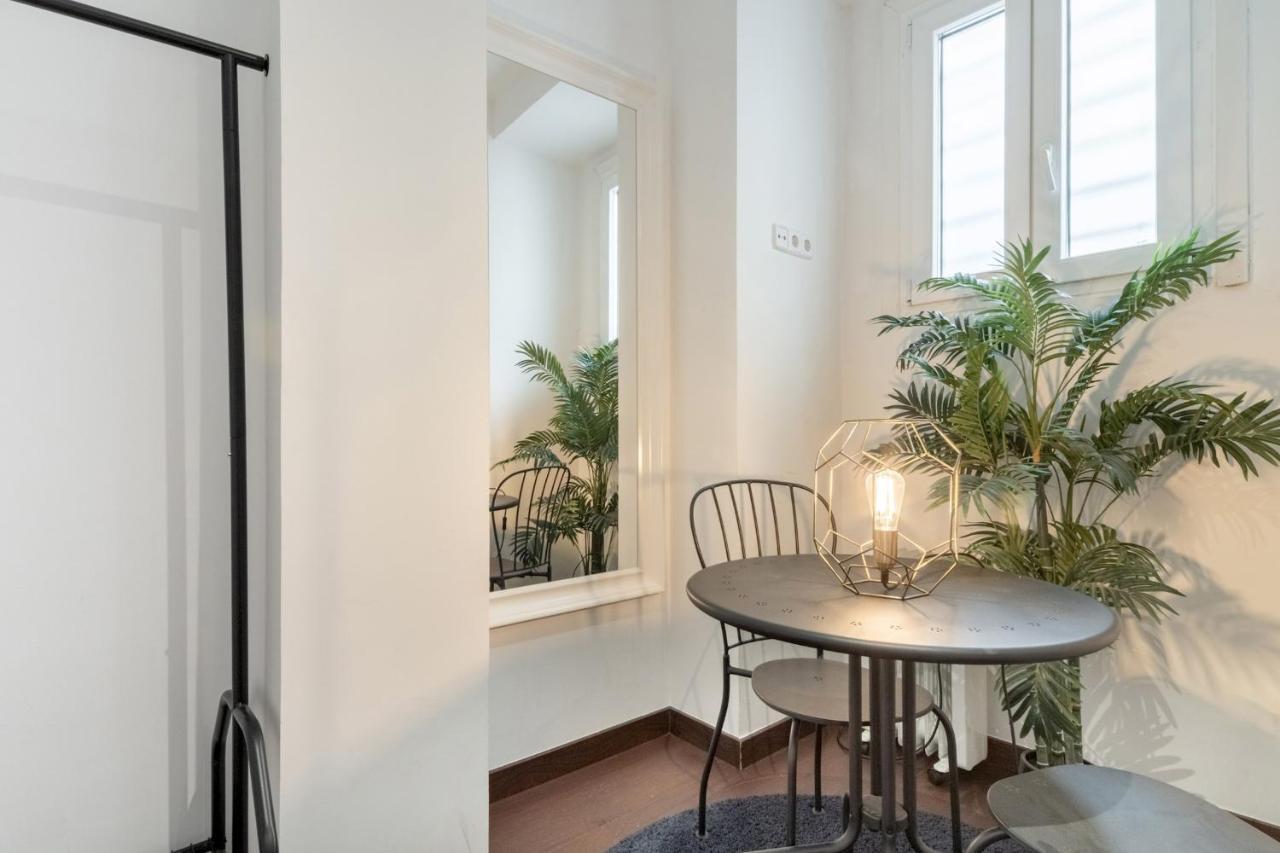 2 Bedrooms 2 Bathrooms Furnished - Malasana - Bright Stylish - Mintystay Μαδρίτη Εξωτερικό φωτογραφία