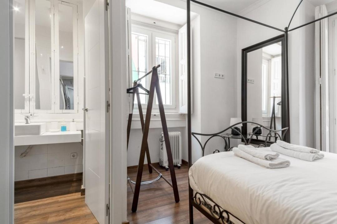 2 Bedrooms 2 Bathrooms Furnished - Malasana - Bright Stylish - Mintystay Μαδρίτη Εξωτερικό φωτογραφία