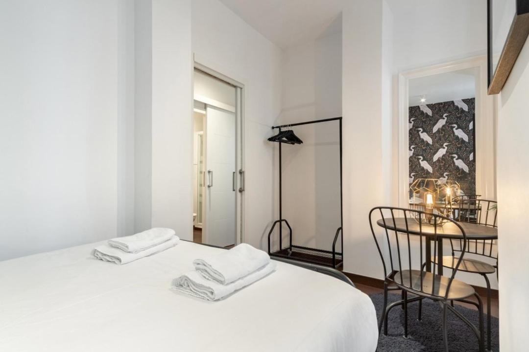 2 Bedrooms 2 Bathrooms Furnished - Malasana - Bright Stylish - Mintystay Μαδρίτη Εξωτερικό φωτογραφία