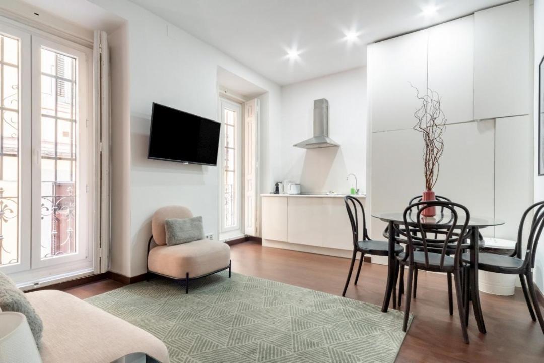 2 Bedrooms 2 Bathrooms Furnished - Malasana - Bright Stylish - Mintystay Μαδρίτη Εξωτερικό φωτογραφία